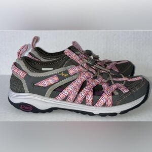 Chaco Women's Gray and Pink Athletic Shoes